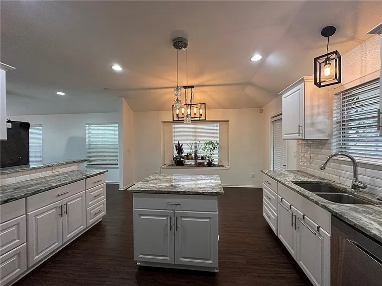 7822 Fox Dr — Photo 10