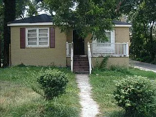1696 Browning St SW photo 1