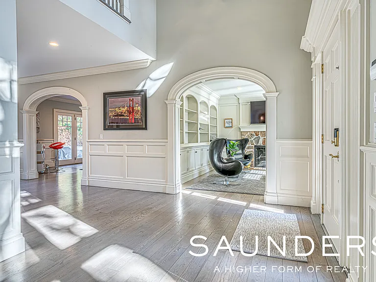 4 Candace Dr — Photo 3