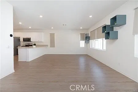 3 bed, 2.5 bath, 2096 sqft, $3,600 — Photo 3