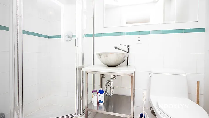 Rented by Nooklyn NYC LLC | media 24