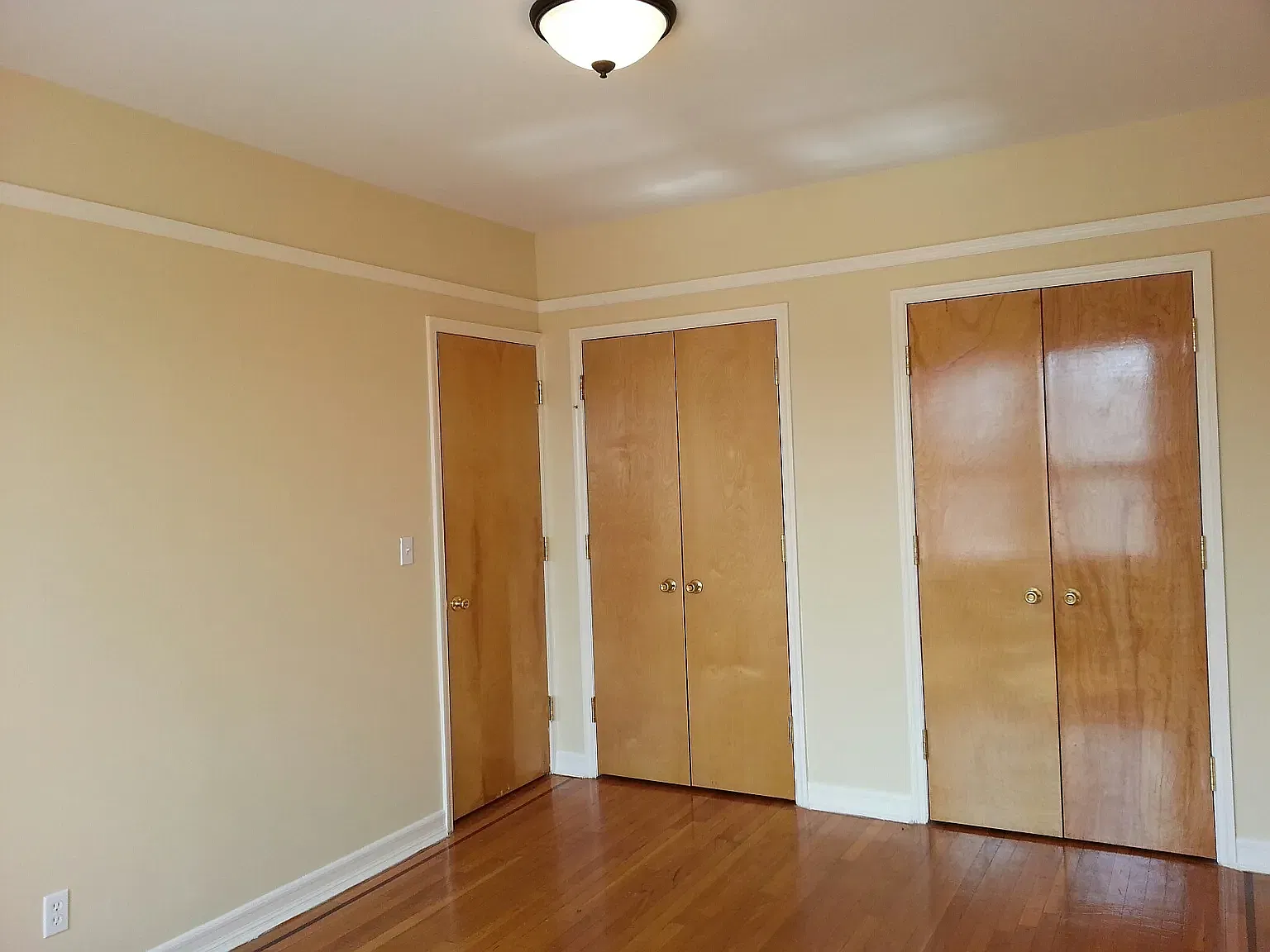 1576 East 19th Street — Photo 3