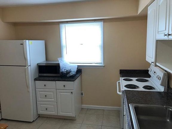 2nd image of 645 Grand Ave