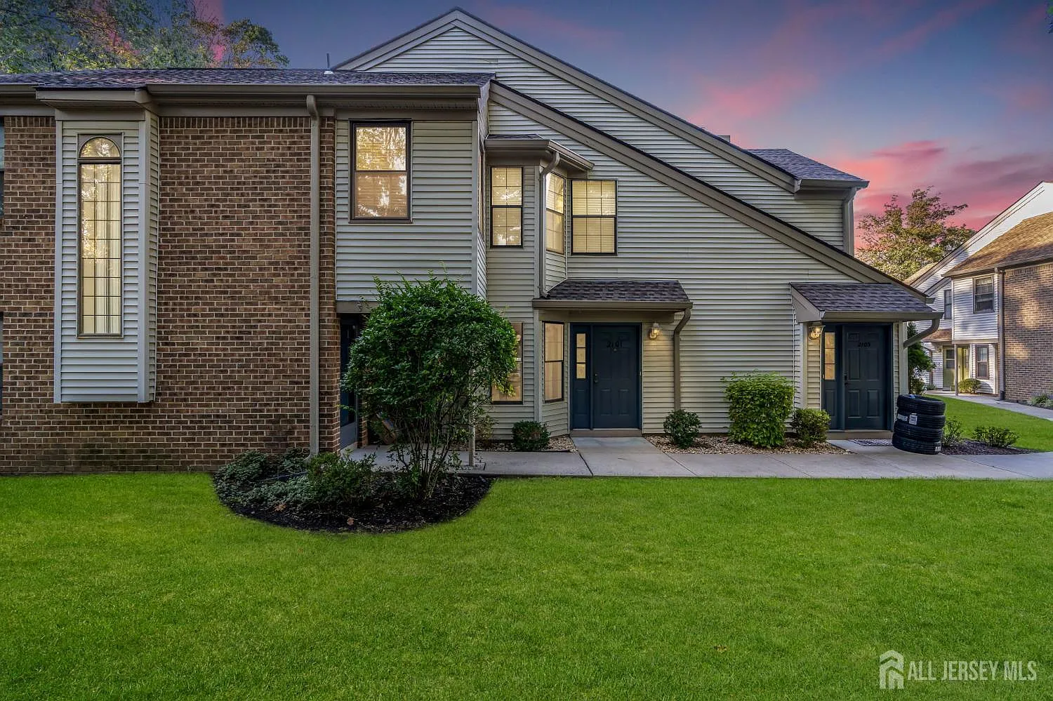 2101 Bayhead Dr — Photo 1