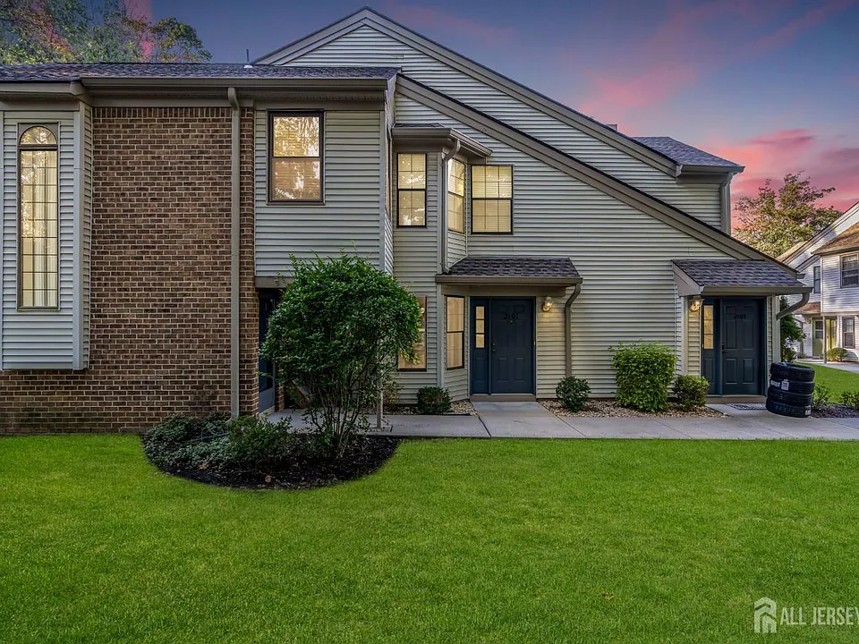 2101 Bayhead Dr