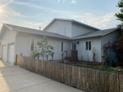 2009 Gekeler Ln APT 8, La Grande, OR, 97850
