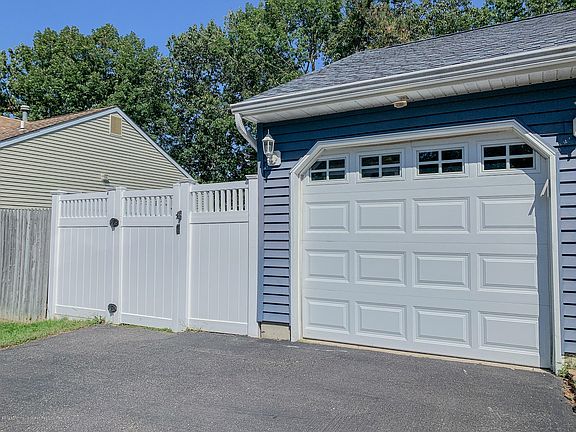 4th image of 1455 Arapaho Ct