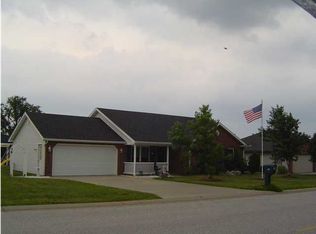 217 W Savannah Dr, Huntingburg, IN 47542