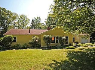 37 Woodcrest Dr, Rochester, NY 14625