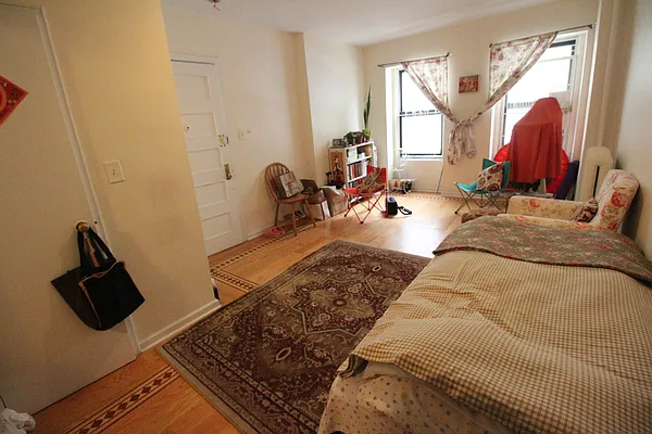 Rented by Luxor Homes & Investment Realty | media 12