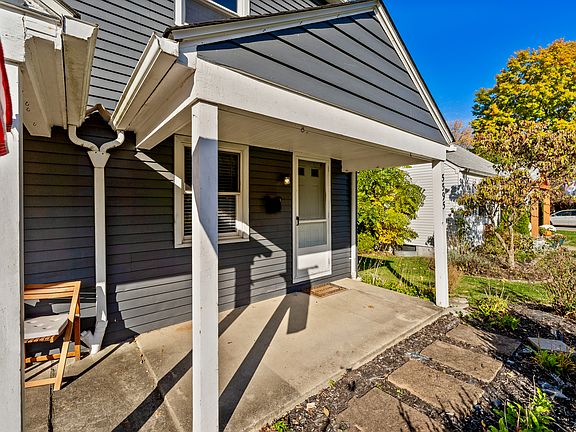 4th image of 5595 Indianola Ave #5595