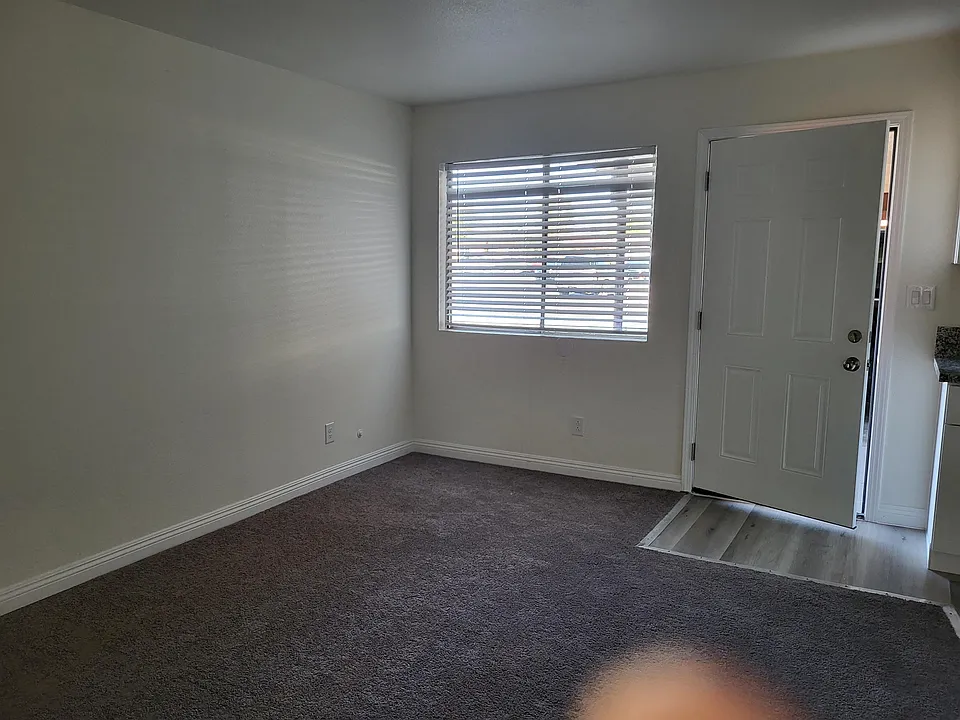 1909 Santa Paula Dr #10