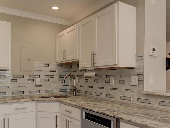 5th image of 200 N Maple Ave APT 211