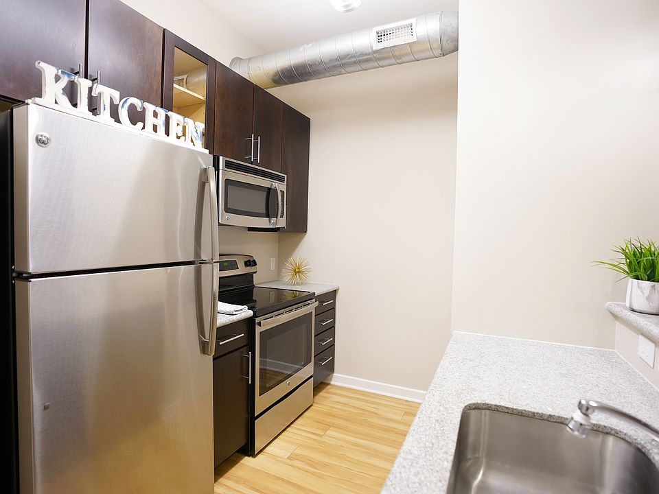 1st image of 117 E Chestnut St Unit 420