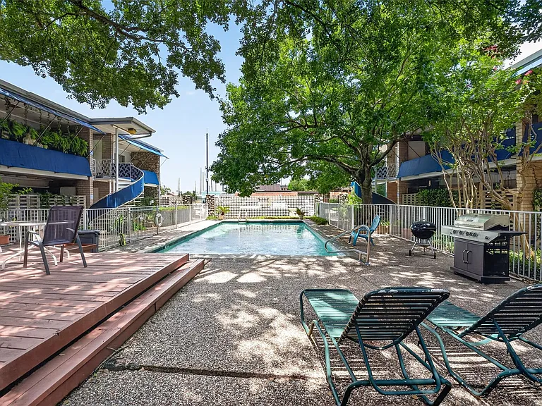 3271 Sul Ross St #20 — Photo 3