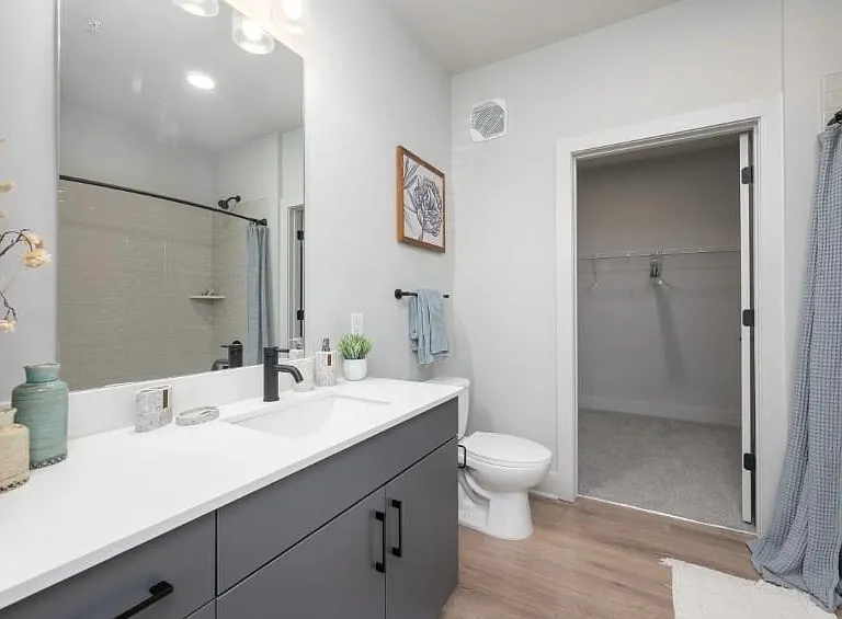 1400 Laurel Crossing Pkwy #2432 — Photo 4