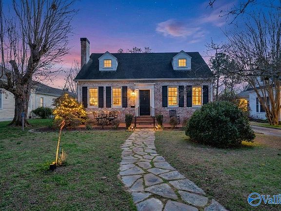 4th image of 412 College Ave