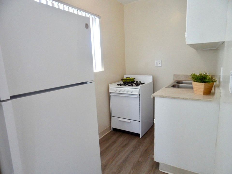 1st image of 5840-5860 Albemarle St #5840-05