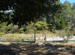 293 Happy Hollow Rd, Freeport, FL 32439