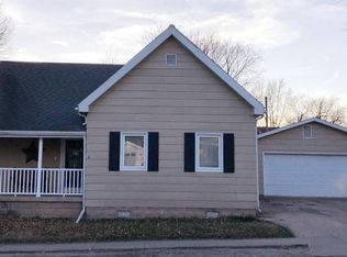 618 14th St, Charleston, IL 61920