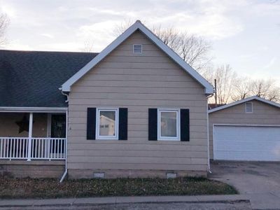 618 14th St, Charleston, IL, 61920