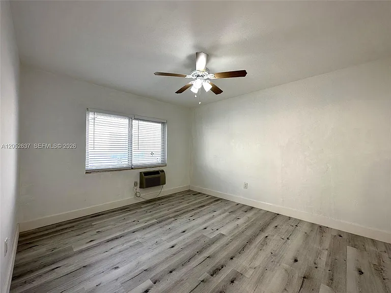 955 Bay Dr #7 — Photo 16