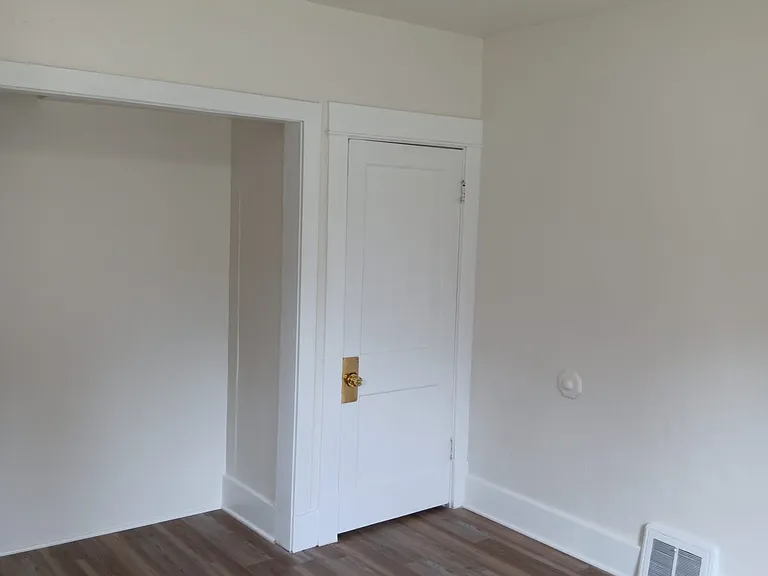 1201 S Shields St — Photo 33