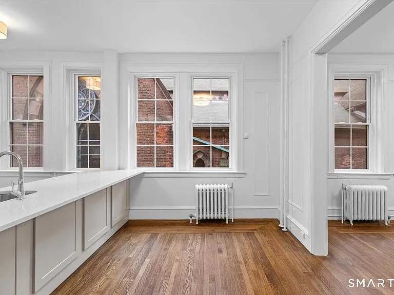 284 Orange St #404 — Photo 5