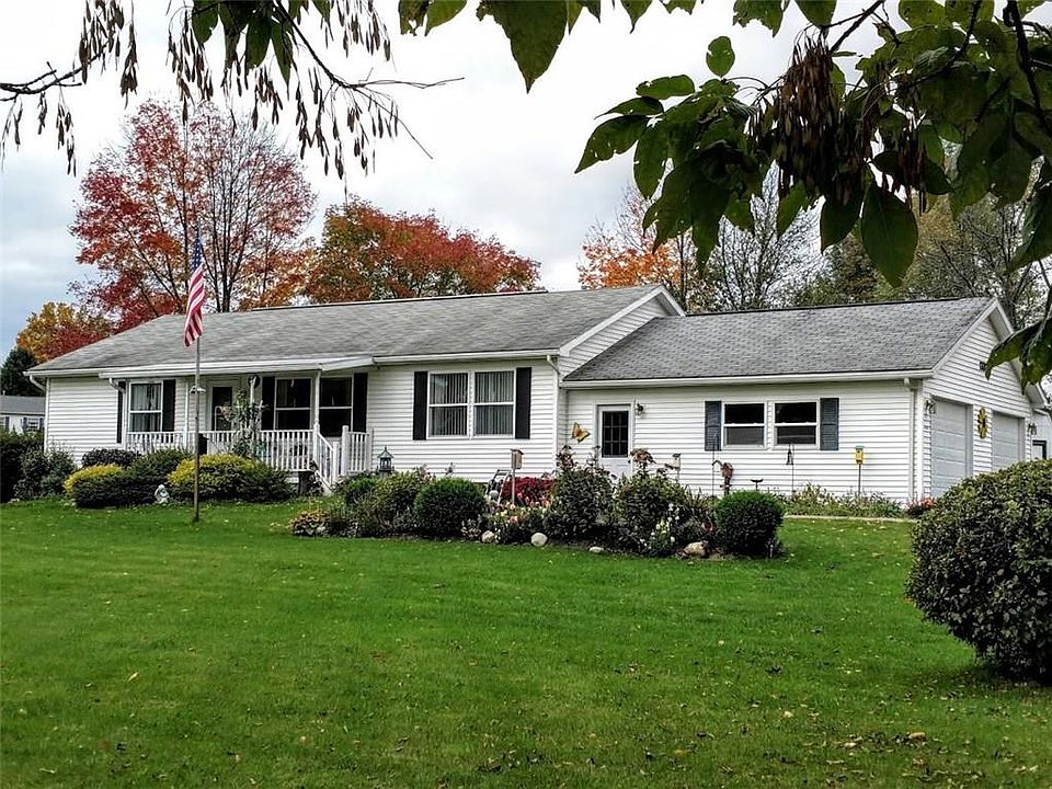 1st image of 1702 Oak Leaf Ln
