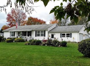1702 Oak Leaf Ln, Penn Yan, NY 14527