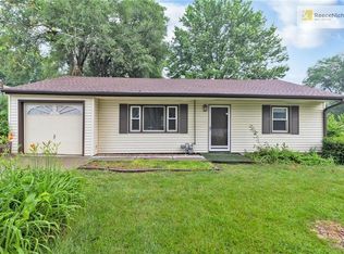 1074 Elizabeth St, Liberty, MO 64068