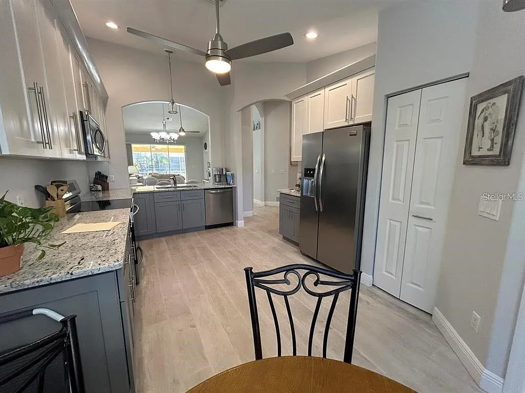 2 bed, 2.0 bath, 1451 sqft, $3,250 — Photo 3