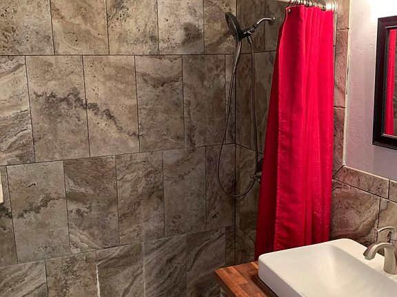 2nd image of 4635 SE 28th St