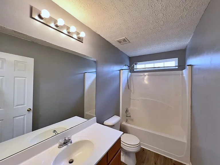 Upstairs Second Bathroom