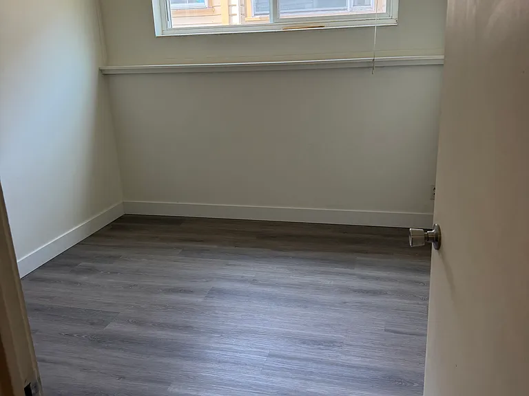 909 N 74th St #101 — Photo 14