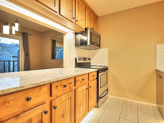 2nd image of 809 E Drake Rd #B-112