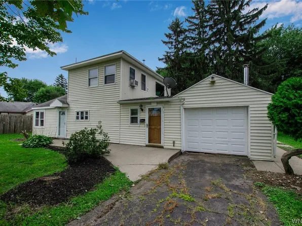 2765 W Pleasant Ave, Eden, NY 14057