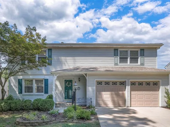 9210 Farley Ln, Overland Park, KS 66212