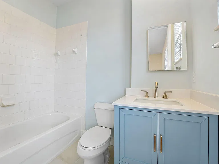 560 NW 39th Cir #560 — Photo 31