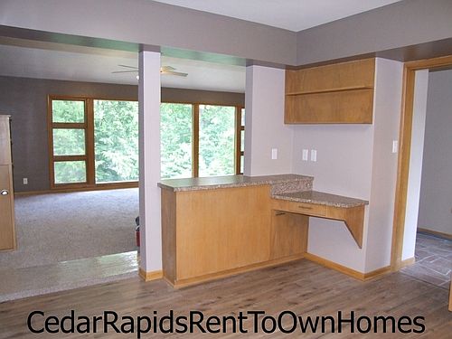 4th image of 1456 Parkwood Dr SE