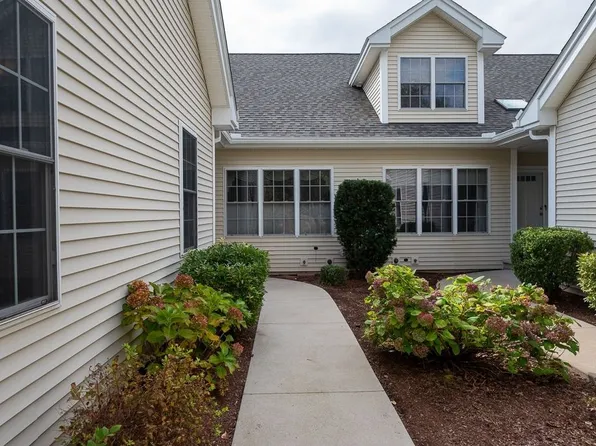 123 Orchard Meadow Dr Unit 123, Shrewsbury, MA 01545