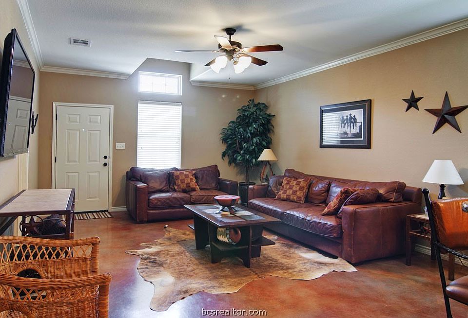 1st image of 3328 Travis Cole Ave