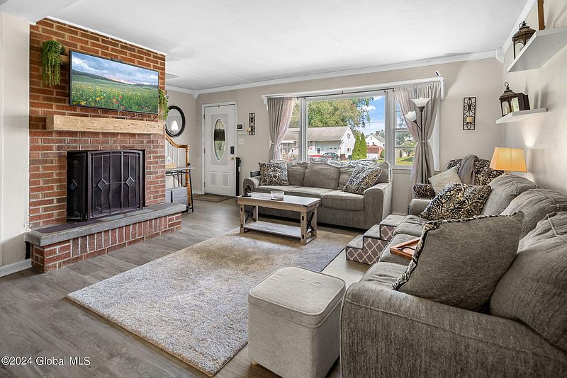2nd image of 2103 Nahant Street