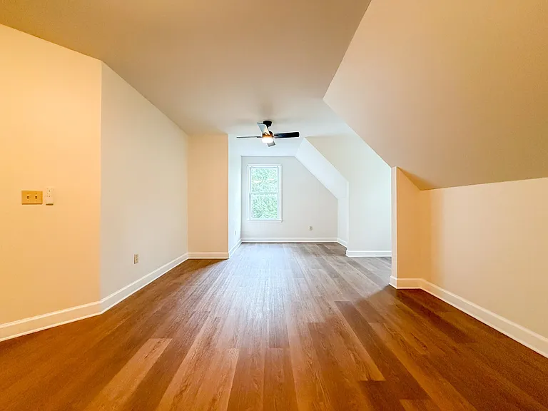 1077 Claylick Rd — Photo 10