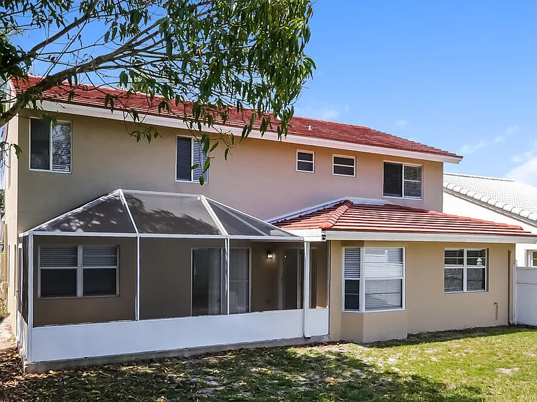 10045 Country Brook Rd — Photo 16