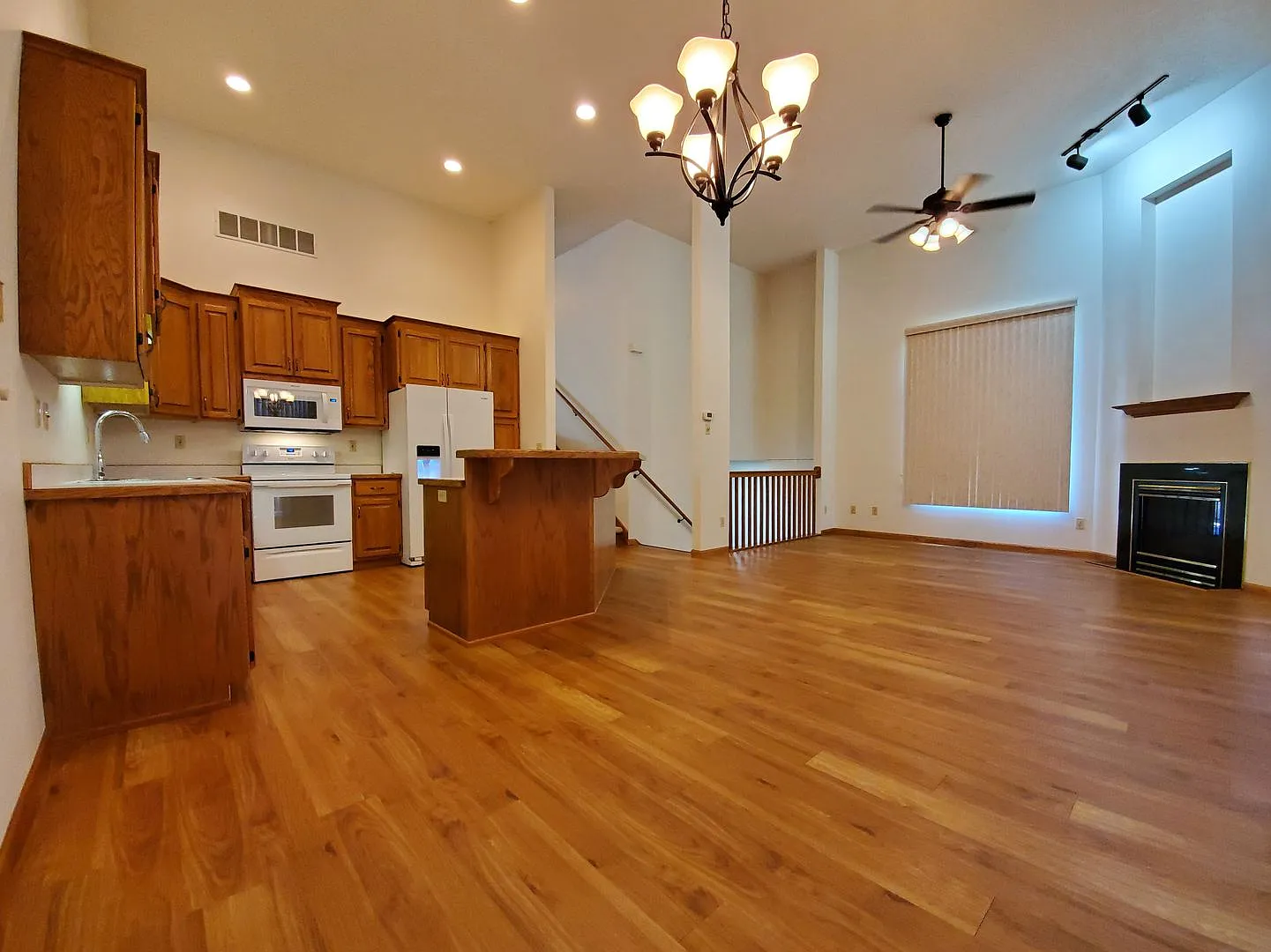 Candle Park West Townhomes - 1721 — Photo 2