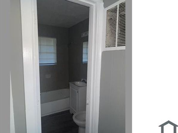 3279 Renault Rd SE