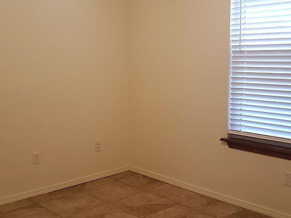 4th image of 726 Candlewood Ct