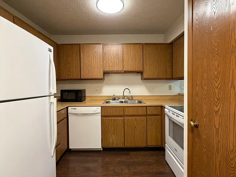 320 Brown St #709 — Photo 5