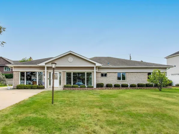 4883 N Vine Ave, Norridge, IL 60706